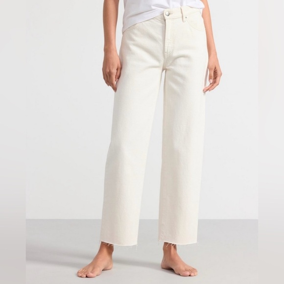 Lindex SIA Cream Cropped Raw Hem Straight Regular Waist Jeans Size 4 NWOT - Picture 1 of 8